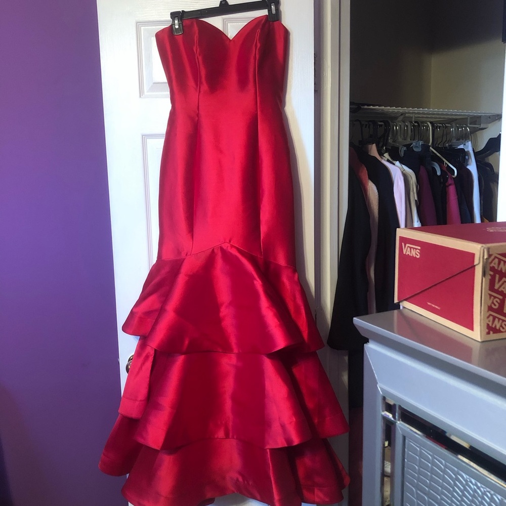 La Femme Red Prom Dress - Picture 2 of 4